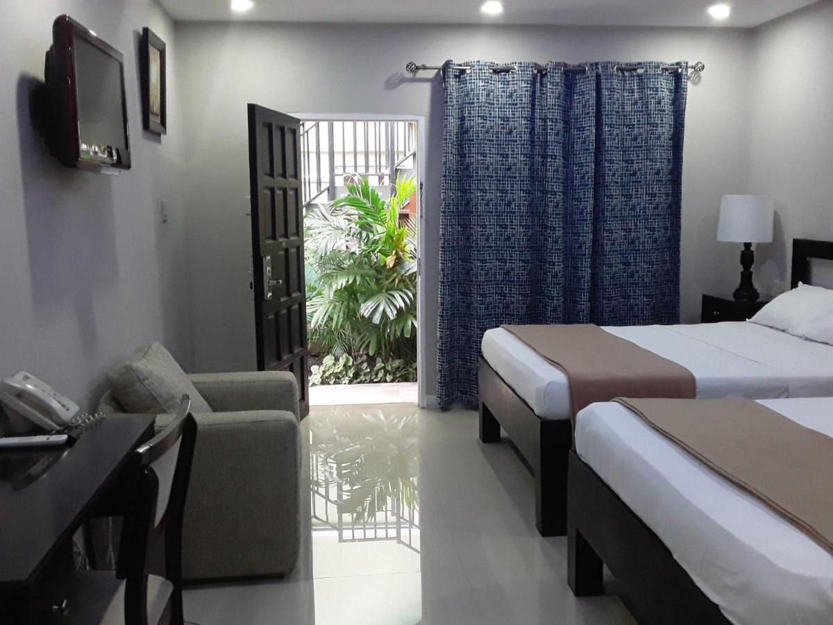Christar Villas Hotel Kingston Ngoại thất bức ảnh
