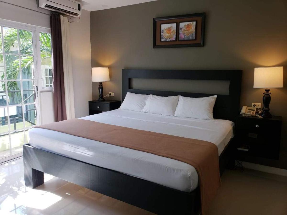 Christar Villas Hotel Kingston Ngoại thất bức ảnh