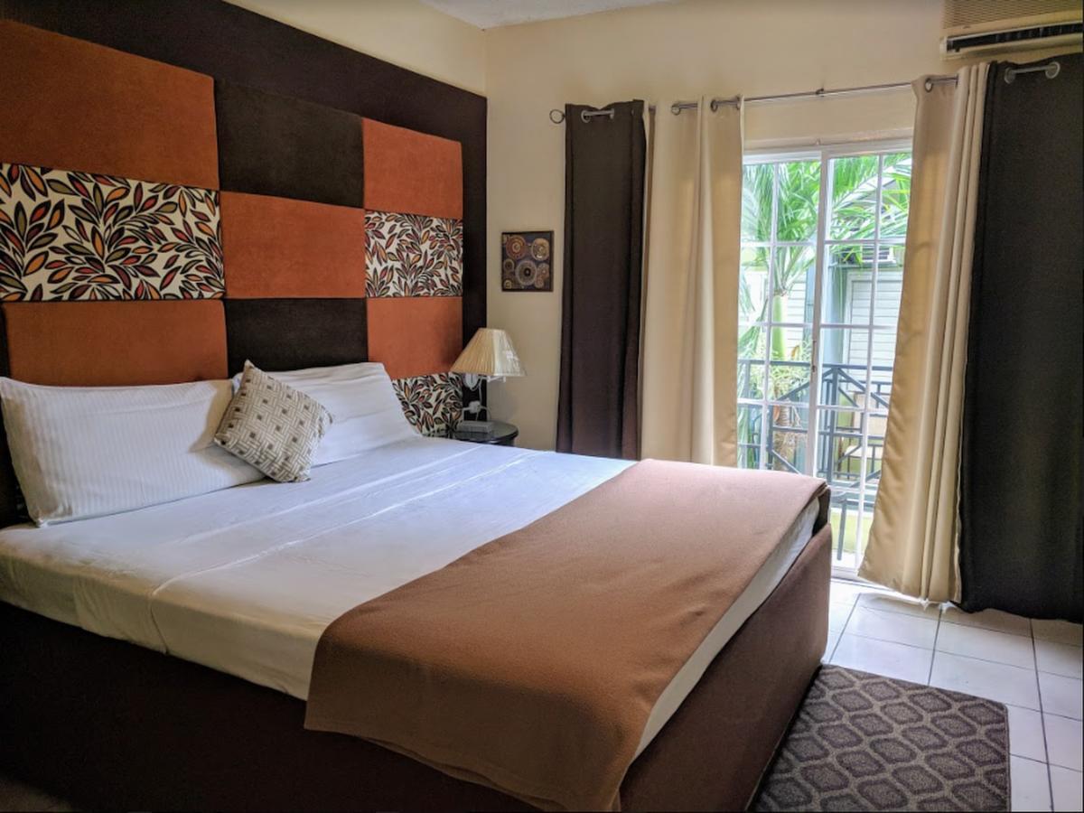 Christar Villas Hotel Kingston Ngoại thất bức ảnh