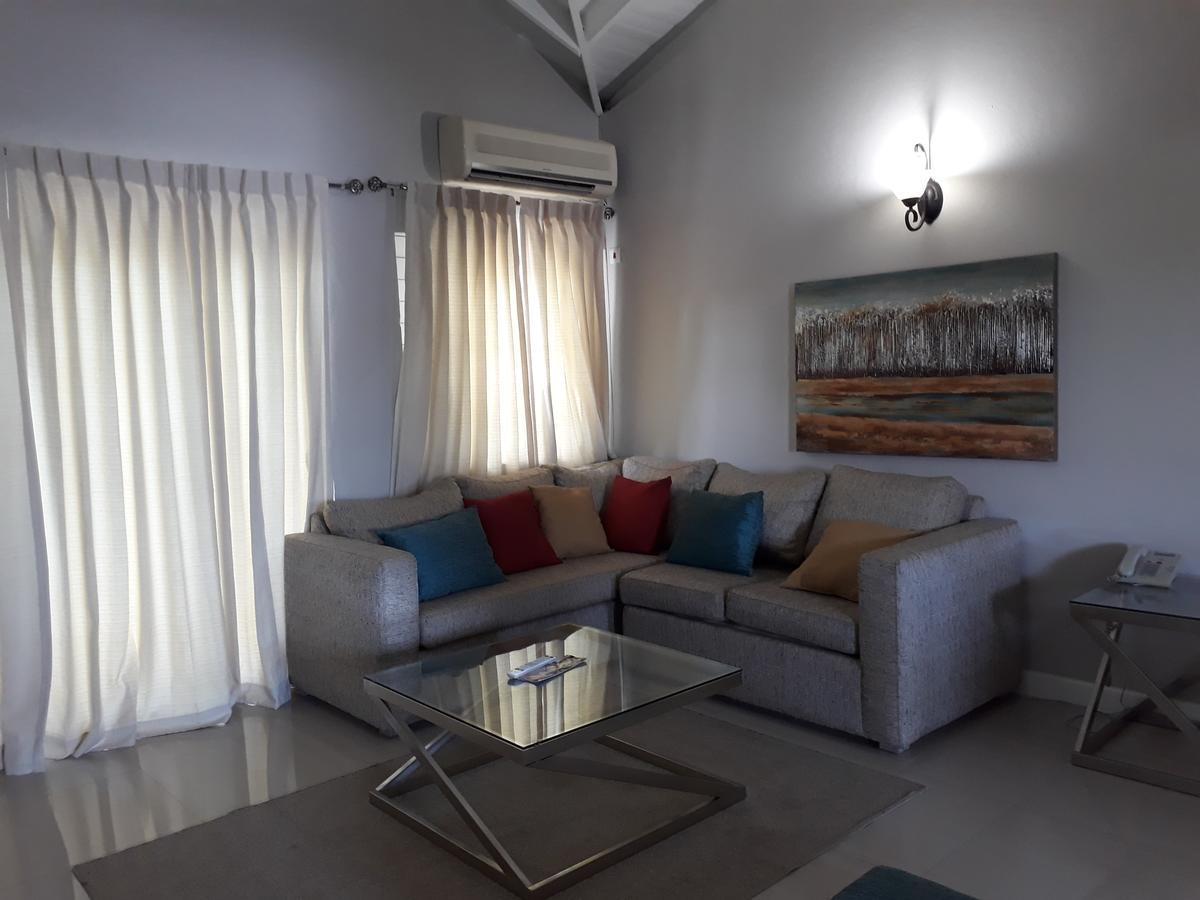Christar Villas Hotel Kingston Ngoại thất bức ảnh