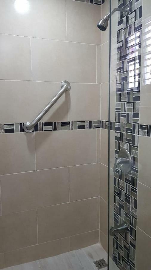 Christar Villas Hotel Kingston Ngoại thất bức ảnh