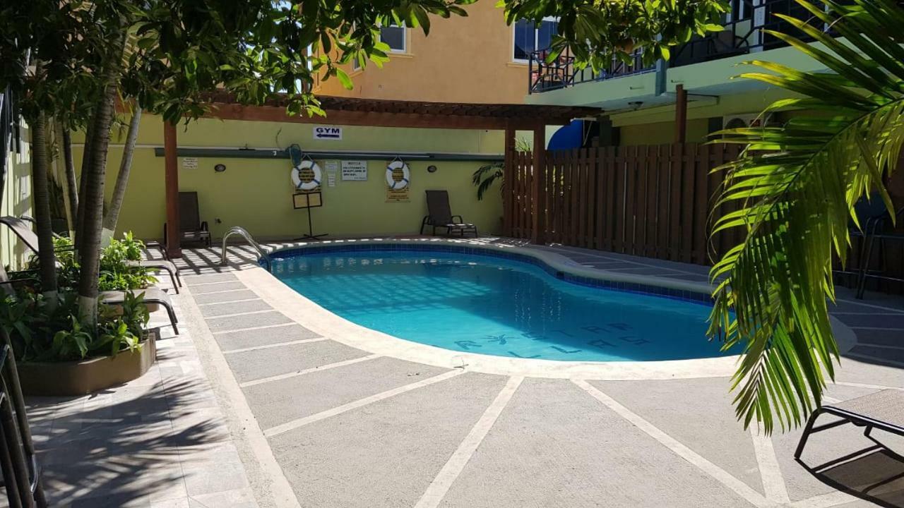 Christar Villas Hotel Kingston Ngoại thất bức ảnh