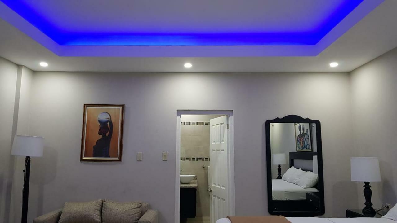Christar Villas Hotel Kingston Ngoại thất bức ảnh