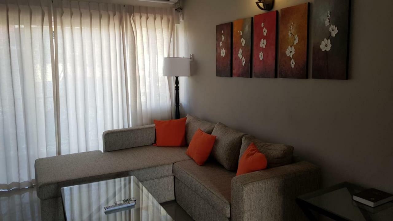 Christar Villas Hotel Kingston Ngoại thất bức ảnh