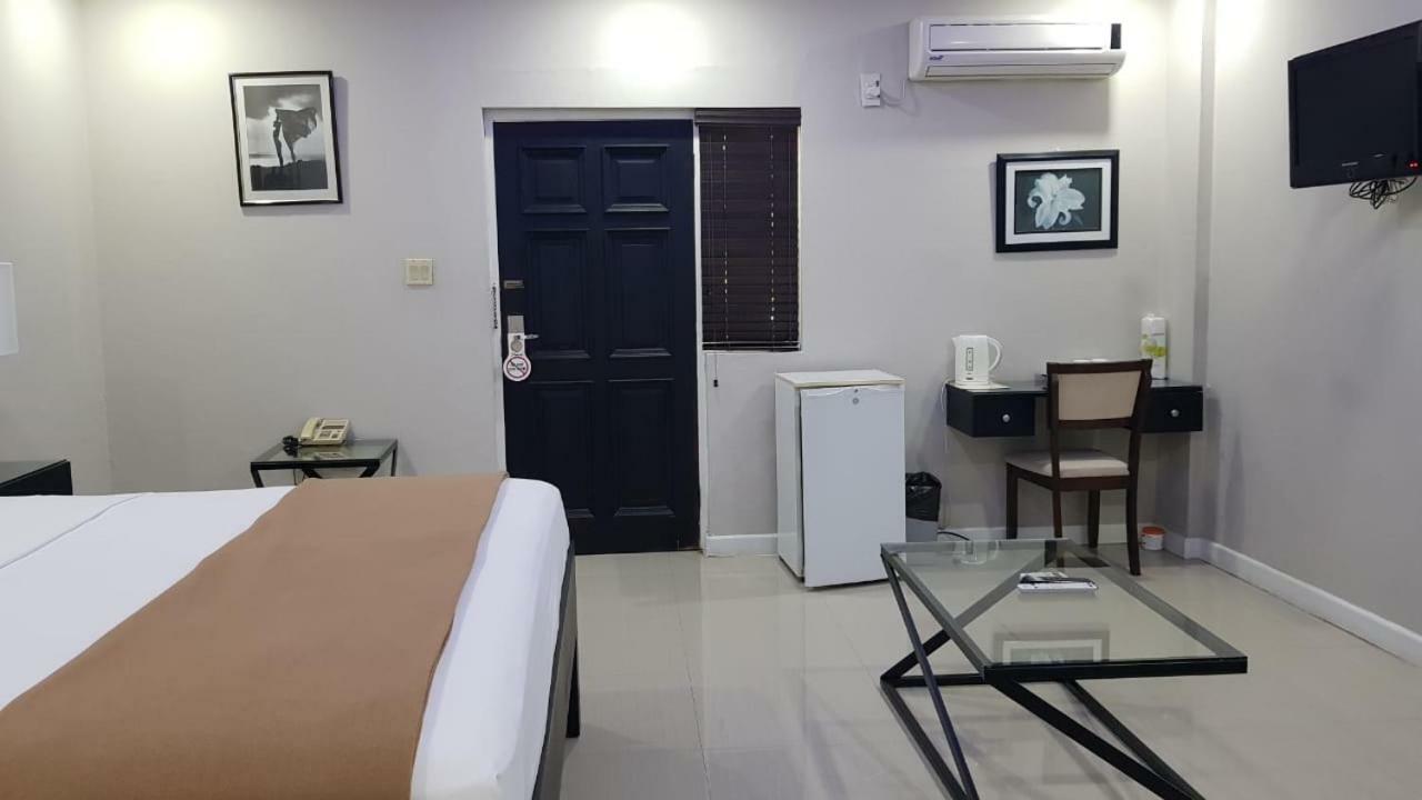 Christar Villas Hotel Kingston Ngoại thất bức ảnh