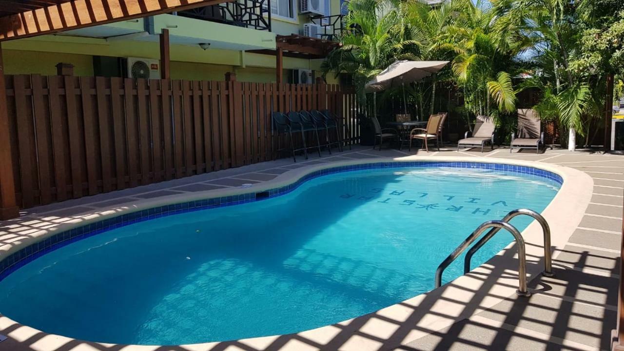 Christar Villas Hotel Kingston Ngoại thất bức ảnh